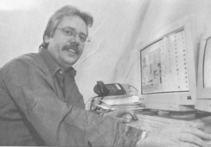 Knowledge Worker Urs Scheidegger 1998 bei der Arbeit in Solothurn.